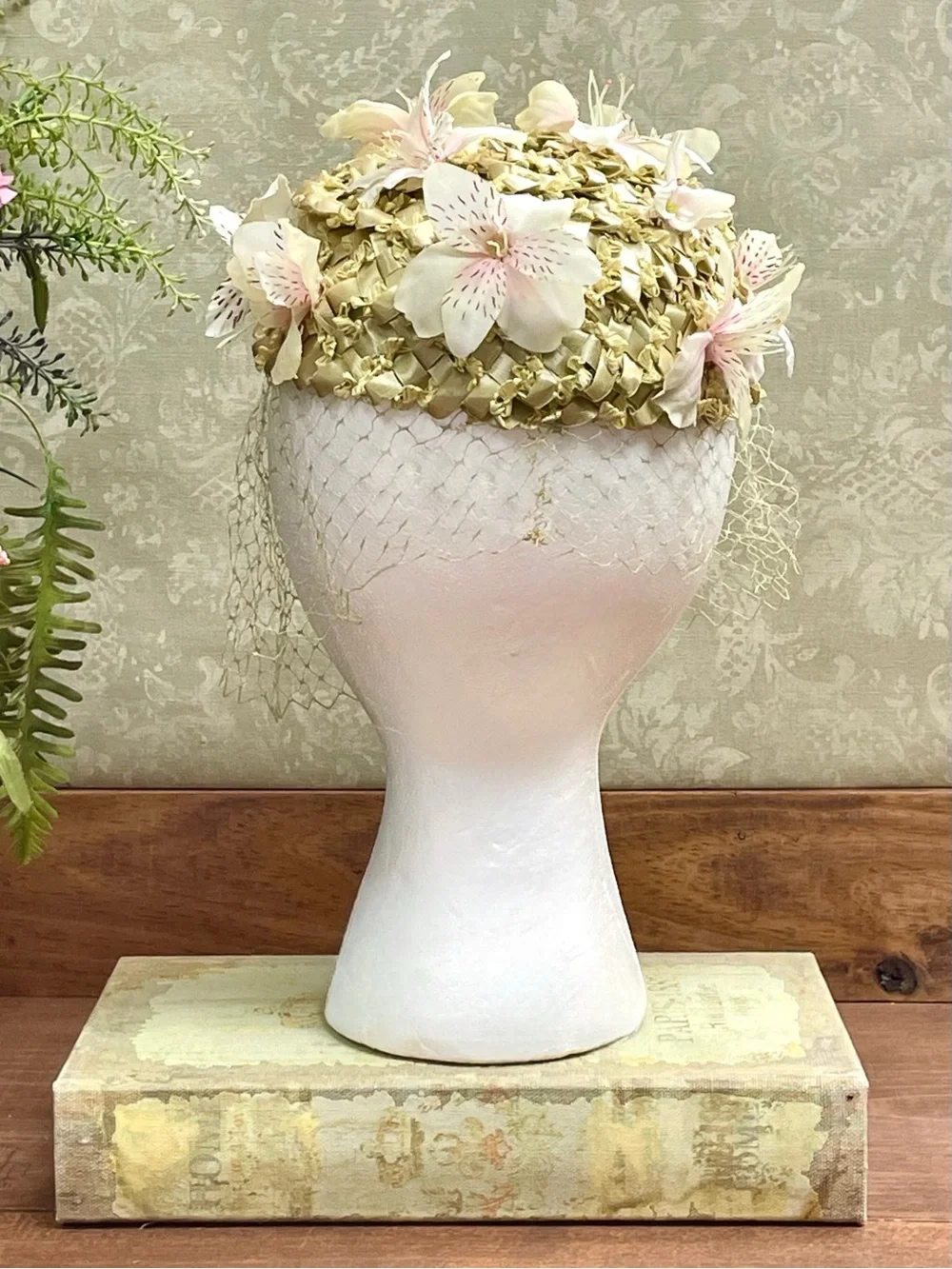 Vintage 1950s Green Straw Flower Fascinator Hat Birdcage Veil Pink Floral Whimsy